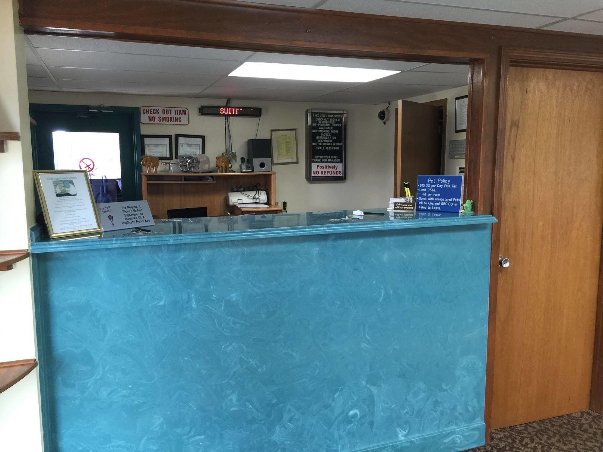 Executive Inn And Suites Dyersburg Exterior foto